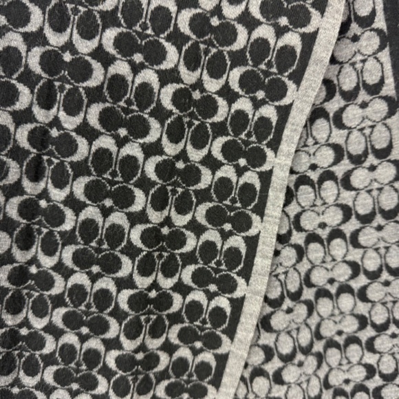 NWOT Coach Signature Logo Black and Gray Merino Wool Scarf Reversible Unisex - Picture 8 of 10